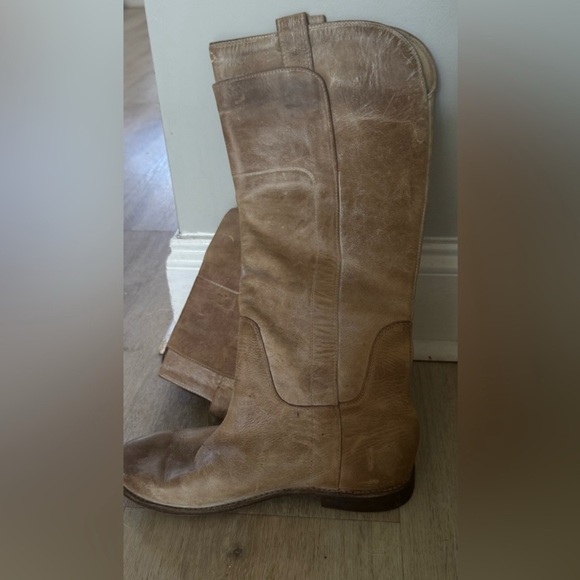 Women's Frye Paige Tall Riding Boots in a distressed tan/brown leather- Size 7 - Picture 6 of 11